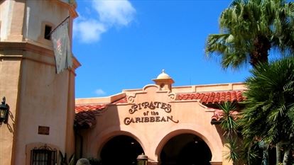 Pirate's Bazaar of the Caribbean Gift Shop Magic Kingdom-002 